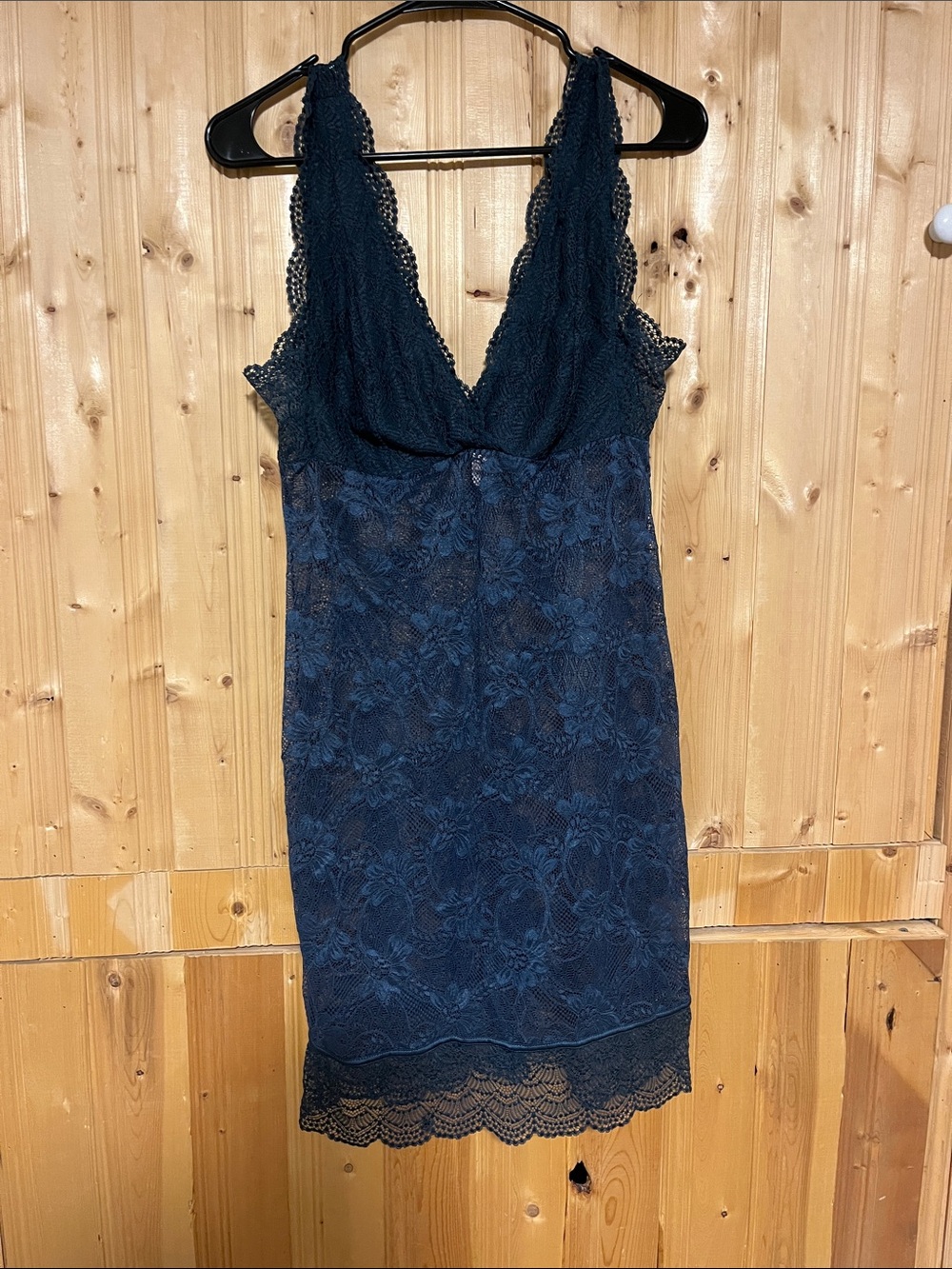 La Vie En Rose Navy Lace V-Neck Chemise